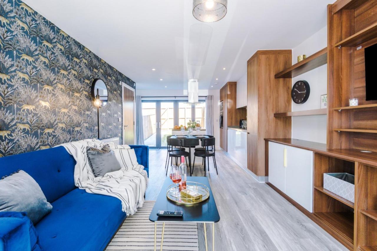 Rest&Recharge at Ridgefield House  Villa Manchester Buitenkant foto