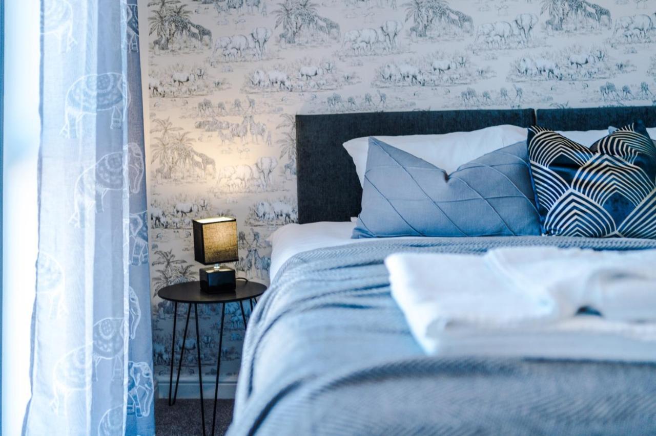 Rest&Recharge at Ridgefield House  Villa Manchester Buitenkant foto