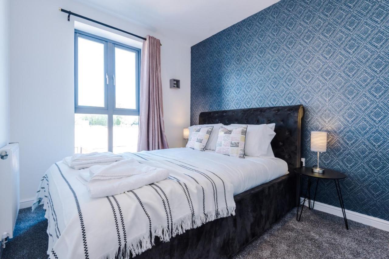Rest&Recharge at Ridgefield House  Villa Manchester Buitenkant foto